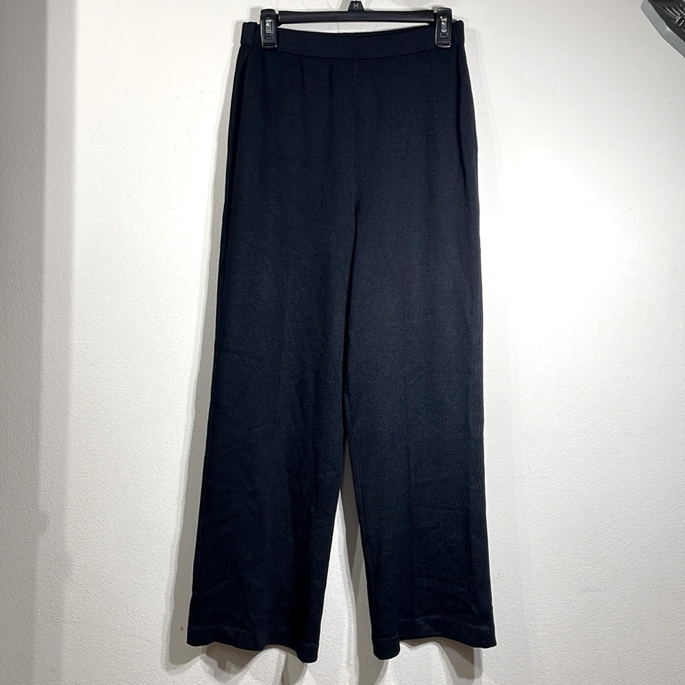 (J) ST.JOHN VINTAGE COLLECTION
WIDE LEG WOOL KNITTED PANTS, size 6‎